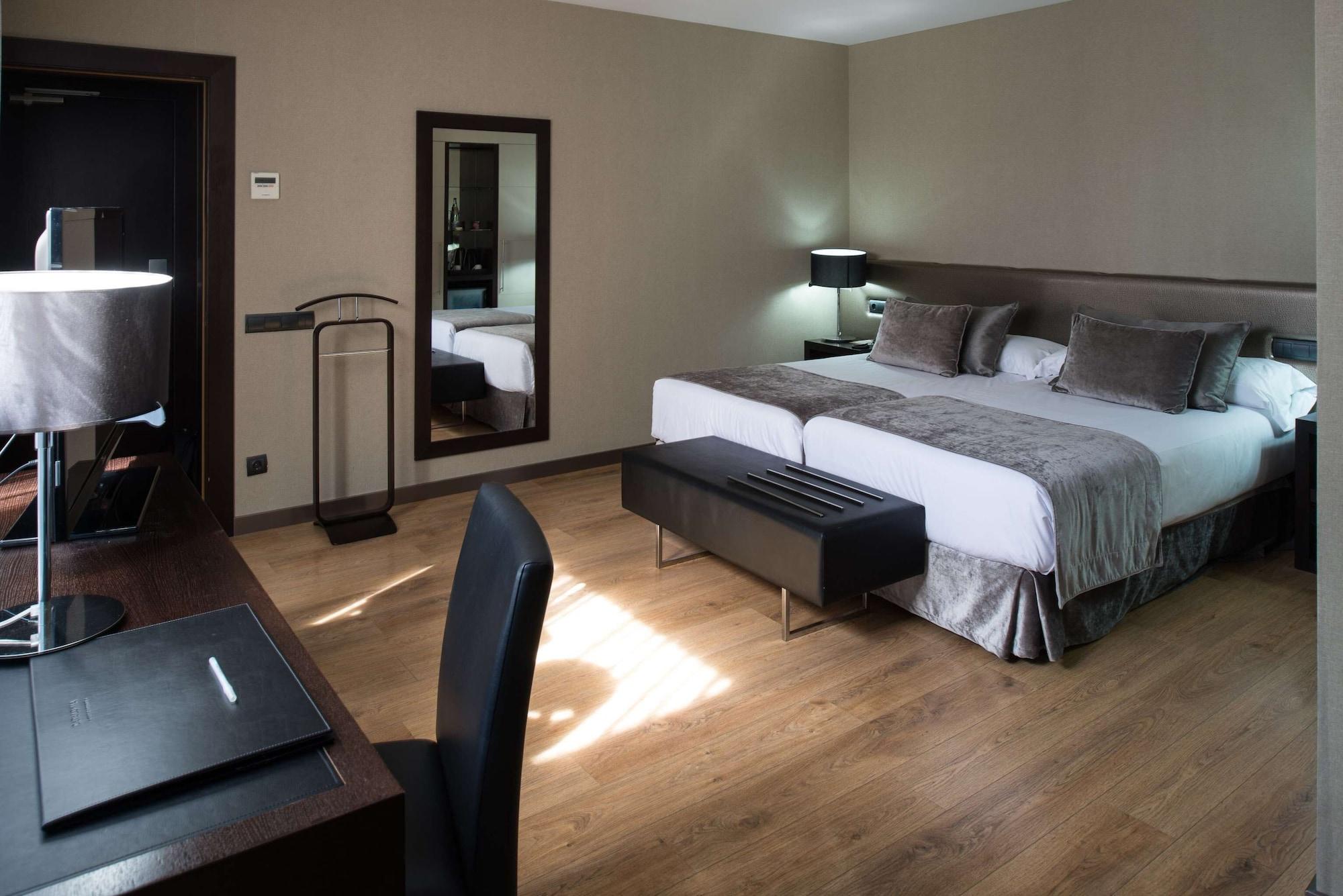 Hotel Catalonia Avinyo Barcellona Esterno foto