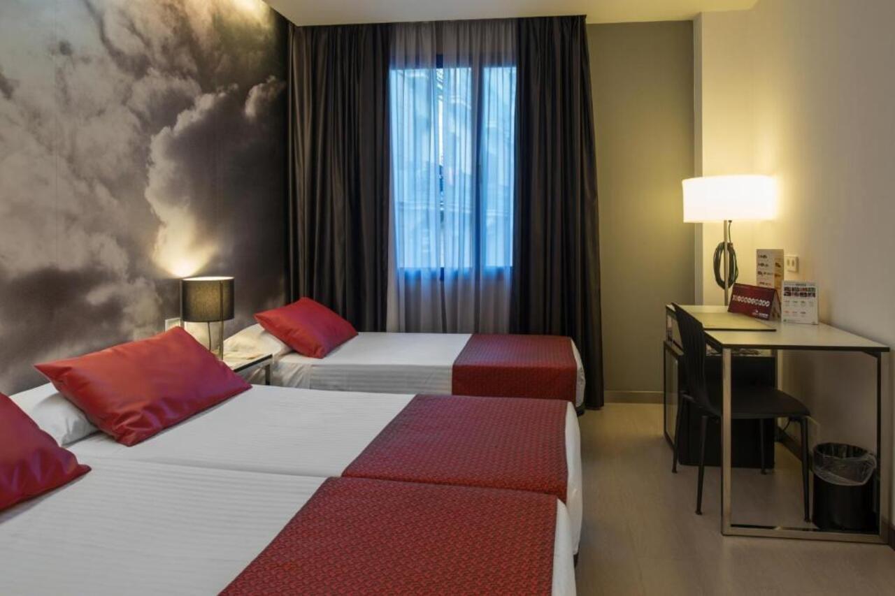 Hotel Catalonia Avinyo Barcellona Esterno foto